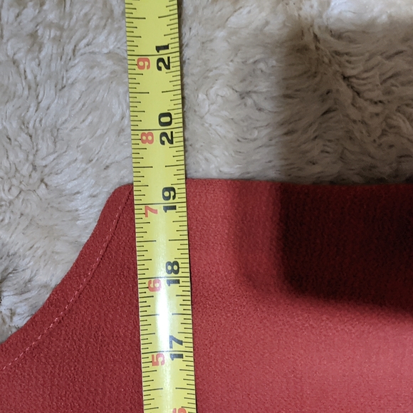 Lightly used, rust-colored sleeveless rayon top. Size Large - Picture 6 of 7